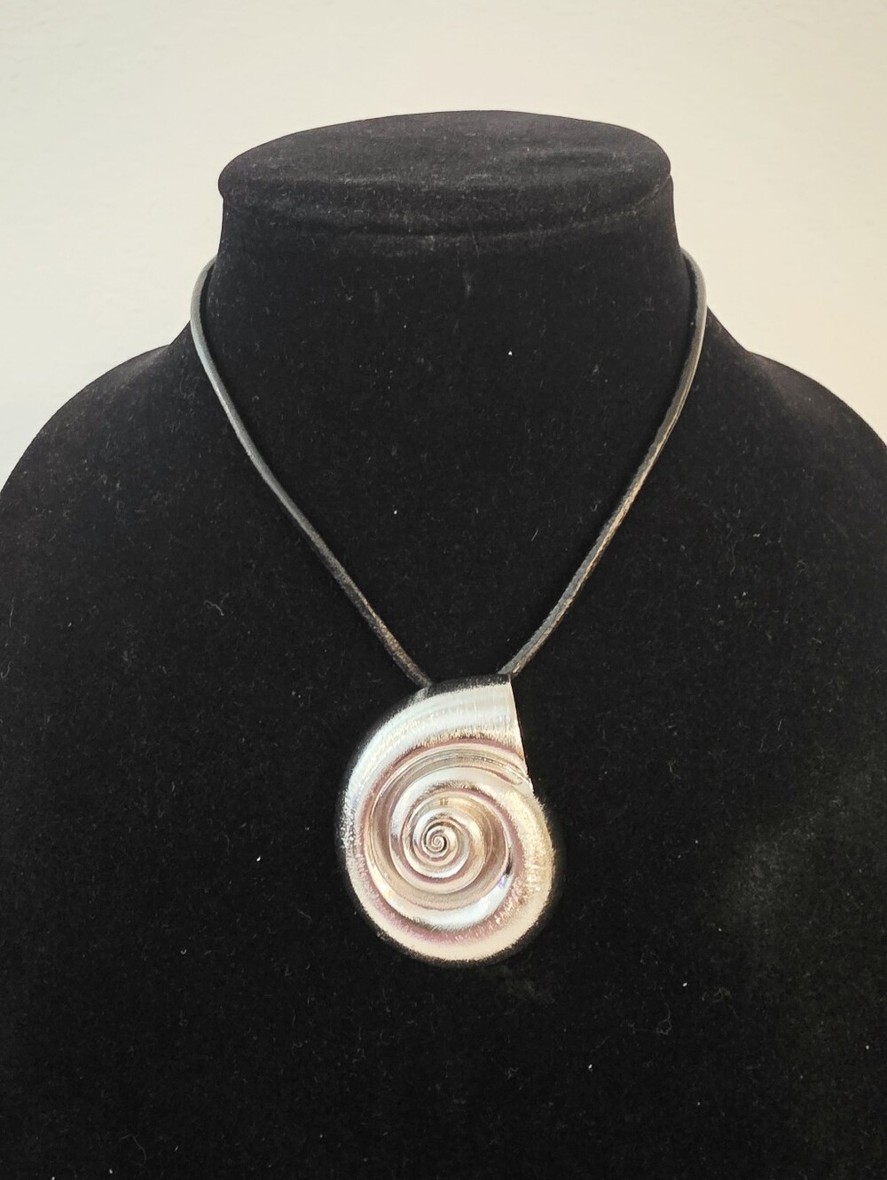 Lili Claspe LA MER SHELL Necklace Leather Rope Rhodium plated 15"+3" New